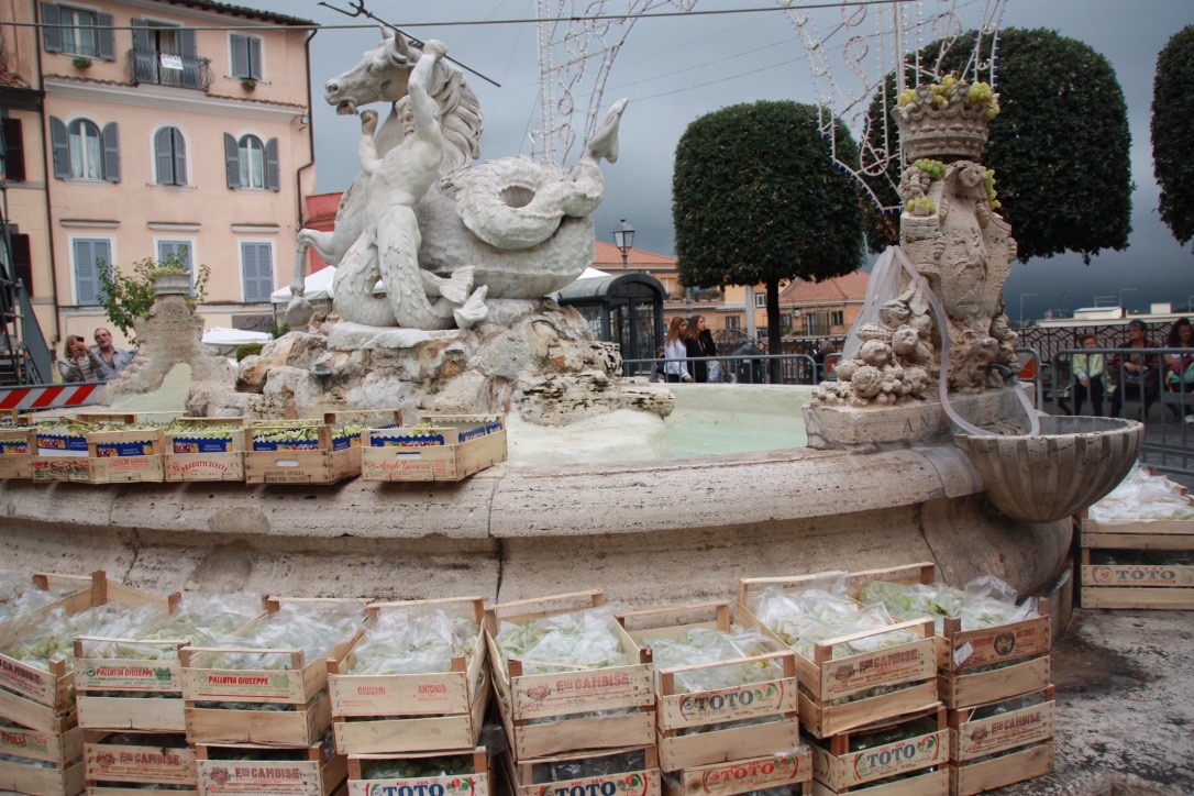 Fountain of Neptune <br />Cantine Nicolini